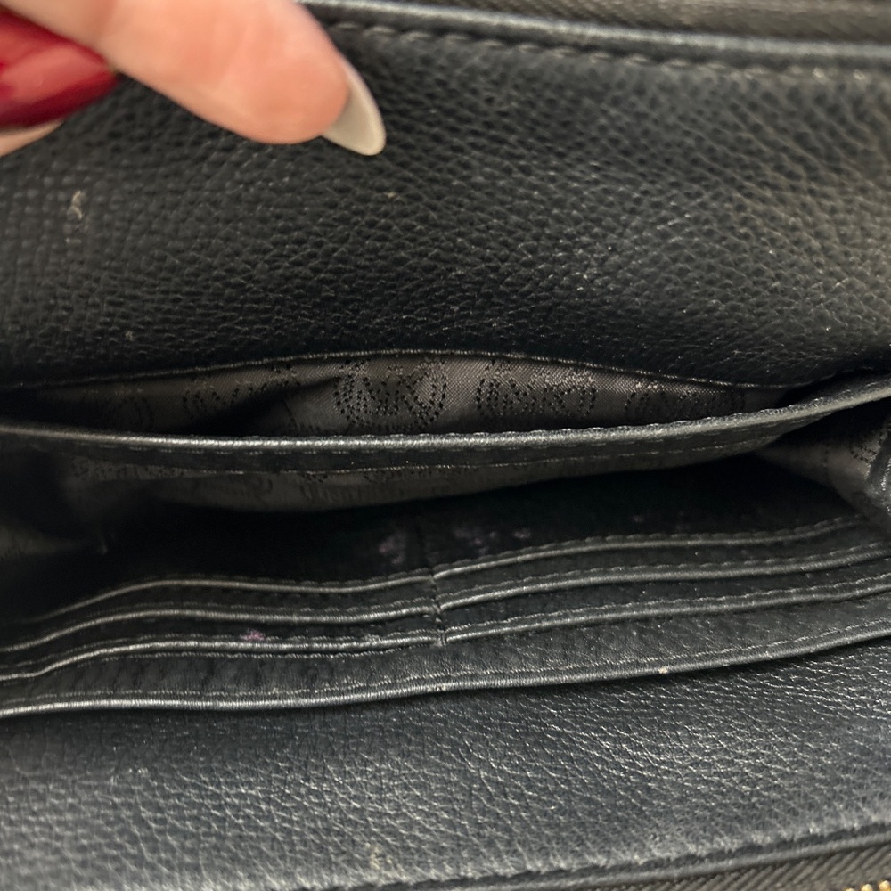 Michael Kors crossbody - Picture 6 of 9